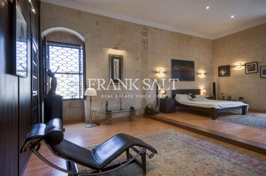 Qormi, 4 Bedrooms Bedrooms, ,2 BathroomsBathrooms,For Sale,FRSA-911774