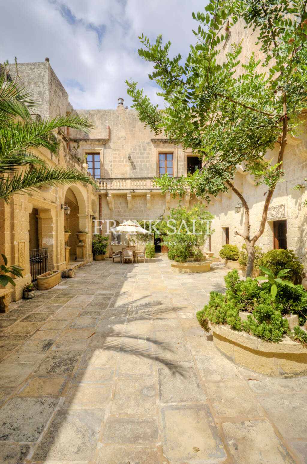 Qormi, 4 Bedrooms Bedrooms, ,2 BathroomsBathrooms,For Sale,FRSA-911774