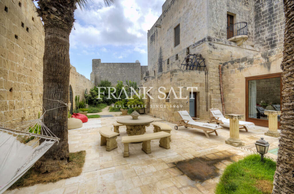Qormi, 4 Bedrooms Bedrooms, ,2 BathroomsBathrooms,For Sale,FRSA-911774