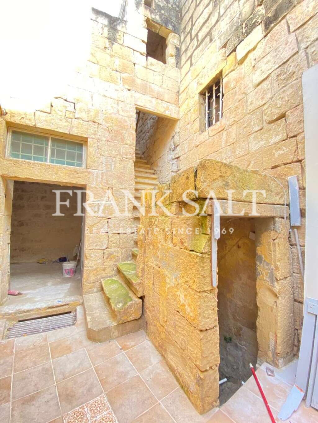 Qormi, 2 Bedrooms Bedrooms, ,1 BathroomBathrooms,For Sale,FRSA-420626