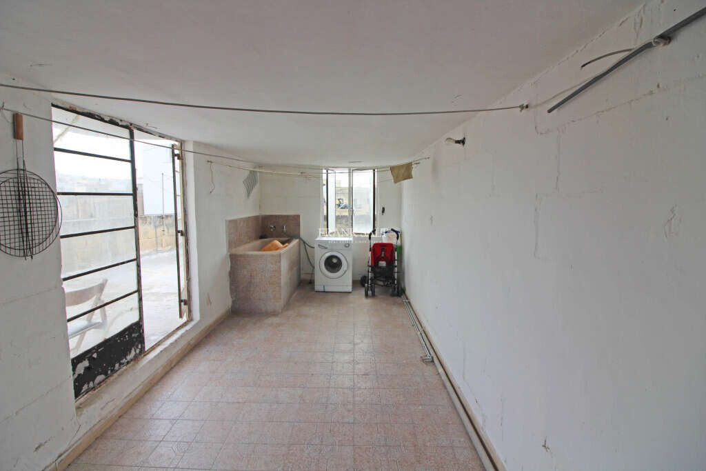 Birkirkara, 3 Bedrooms Bedrooms, ,1 BathroomBathrooms,For Sale,FRSA-816470