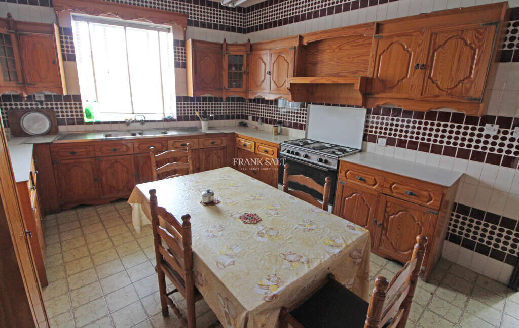 Birkirkara, 3 Bedrooms Bedrooms, ,1 BathroomBathrooms,For Sale,FRSA-816470