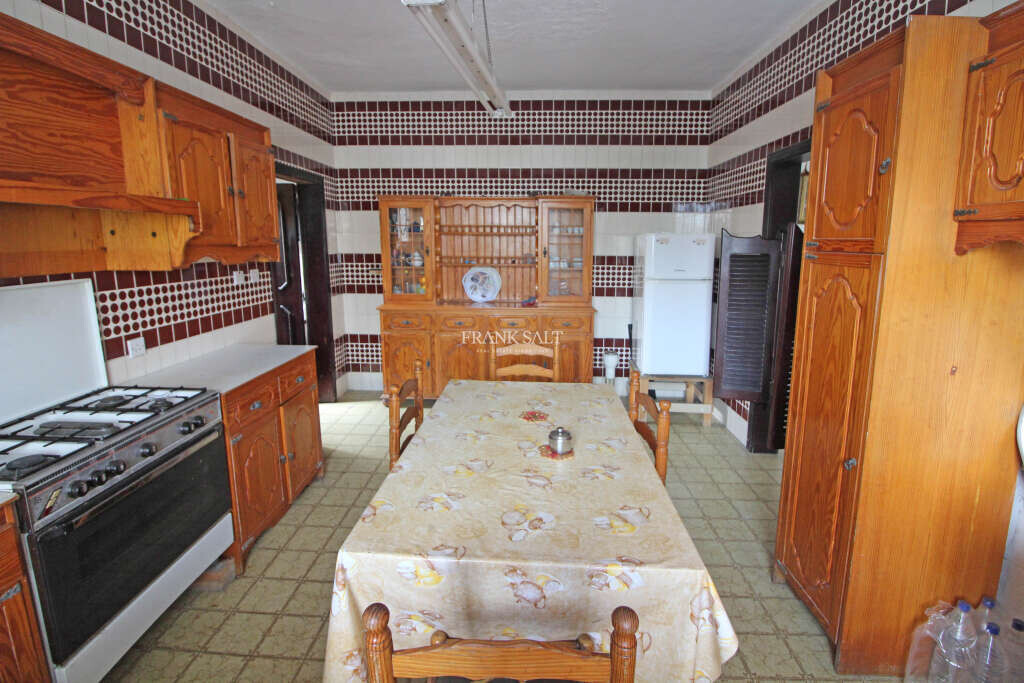 Birkirkara, 3 Bedrooms Bedrooms, ,1 BathroomBathrooms,For Sale,FRSA-816470