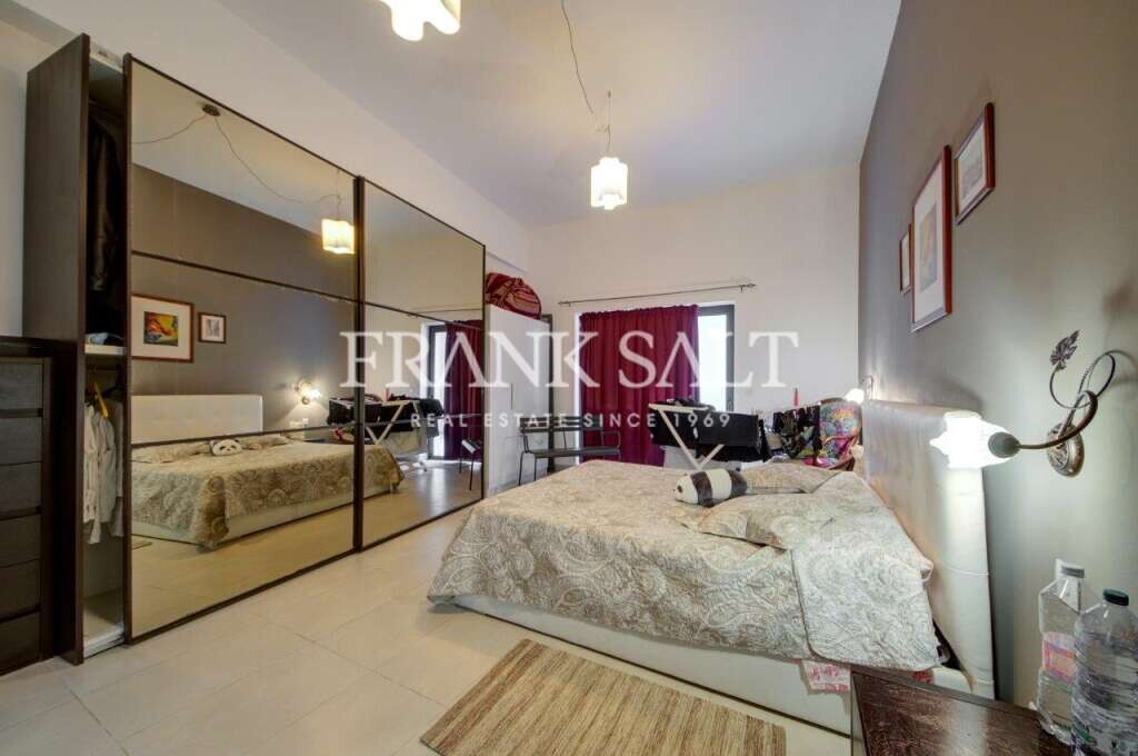 Pender Gardens, 2 Bedrooms Bedrooms, ,2 BathroomsBathrooms,For Sale,FRSA-038445