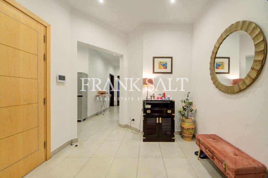 Pender Gardens, 2 Bedrooms Bedrooms, ,2 BathroomsBathrooms,For Sale,FRSA-038445