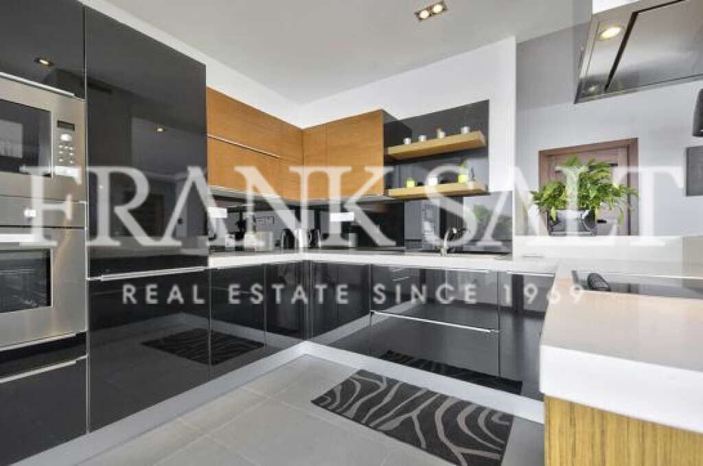 Sliema, 2 Bedrooms Bedrooms, ,2 BathroomsBathrooms,For Sale,FRSA-914730