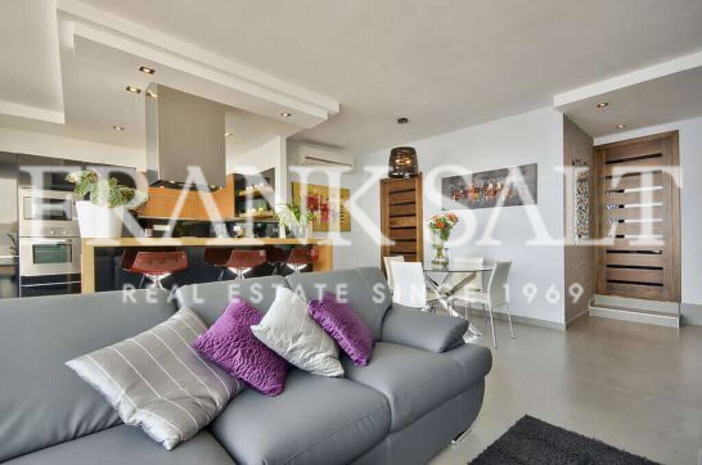 Sliema, 2 Bedrooms Bedrooms, ,2 BathroomsBathrooms,For Sale,FRSA-914730