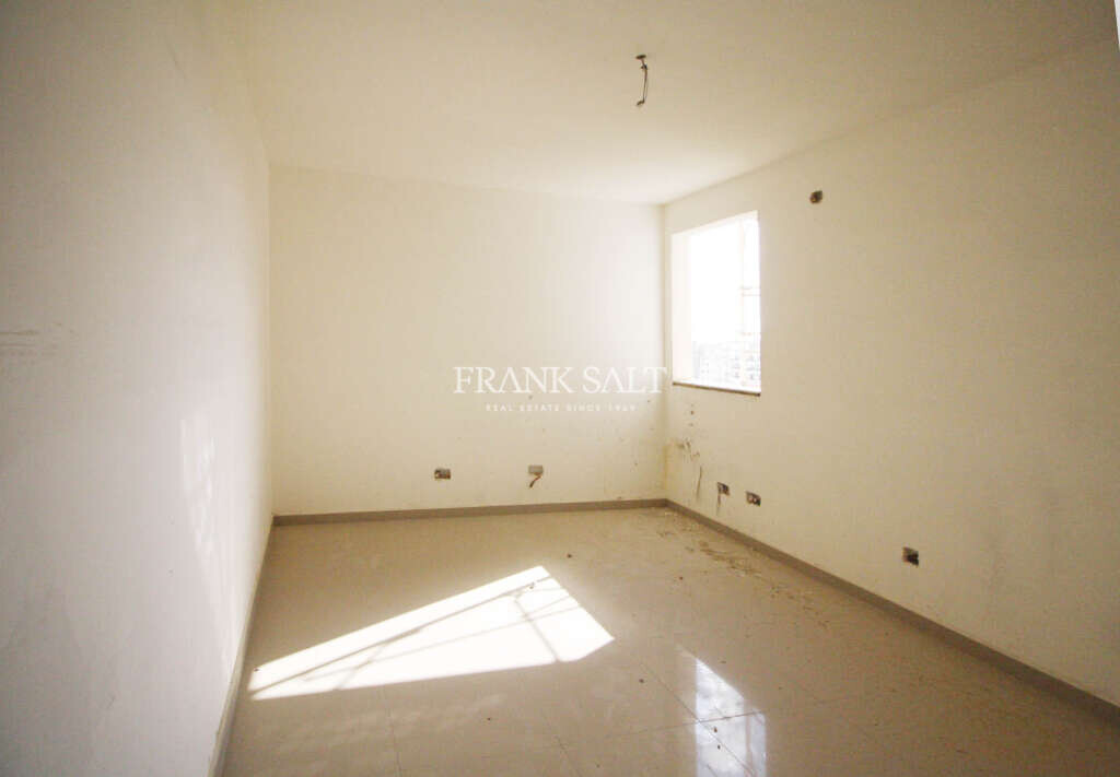 St Julians, 2 Bedrooms Bedrooms, ,1 BathroomBathrooms,For Sale,FRSA-451588