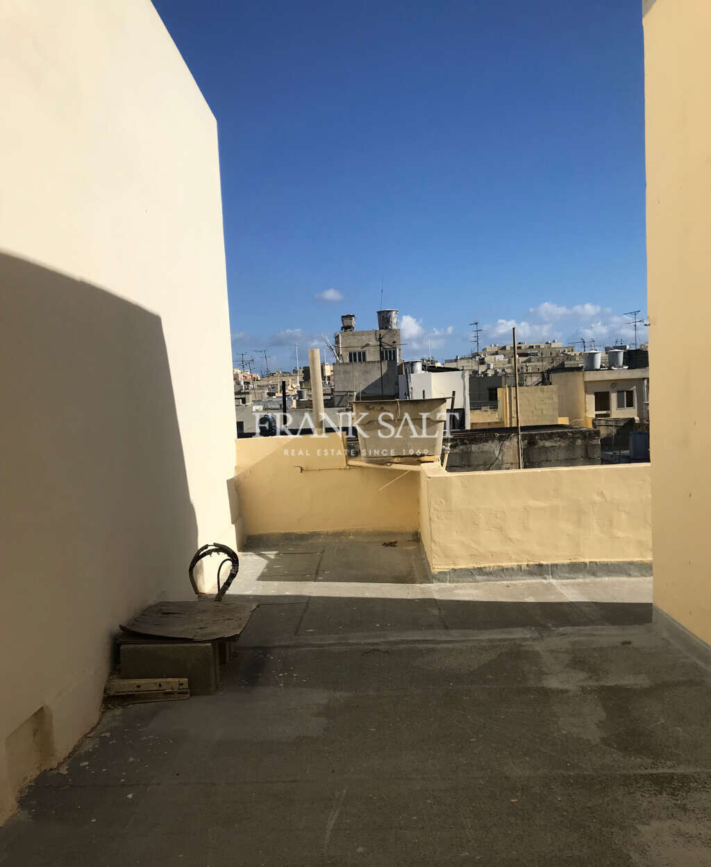 Paola, 4 Bedrooms Bedrooms, ,2 BathroomsBathrooms,For Sale,FRSA-038400