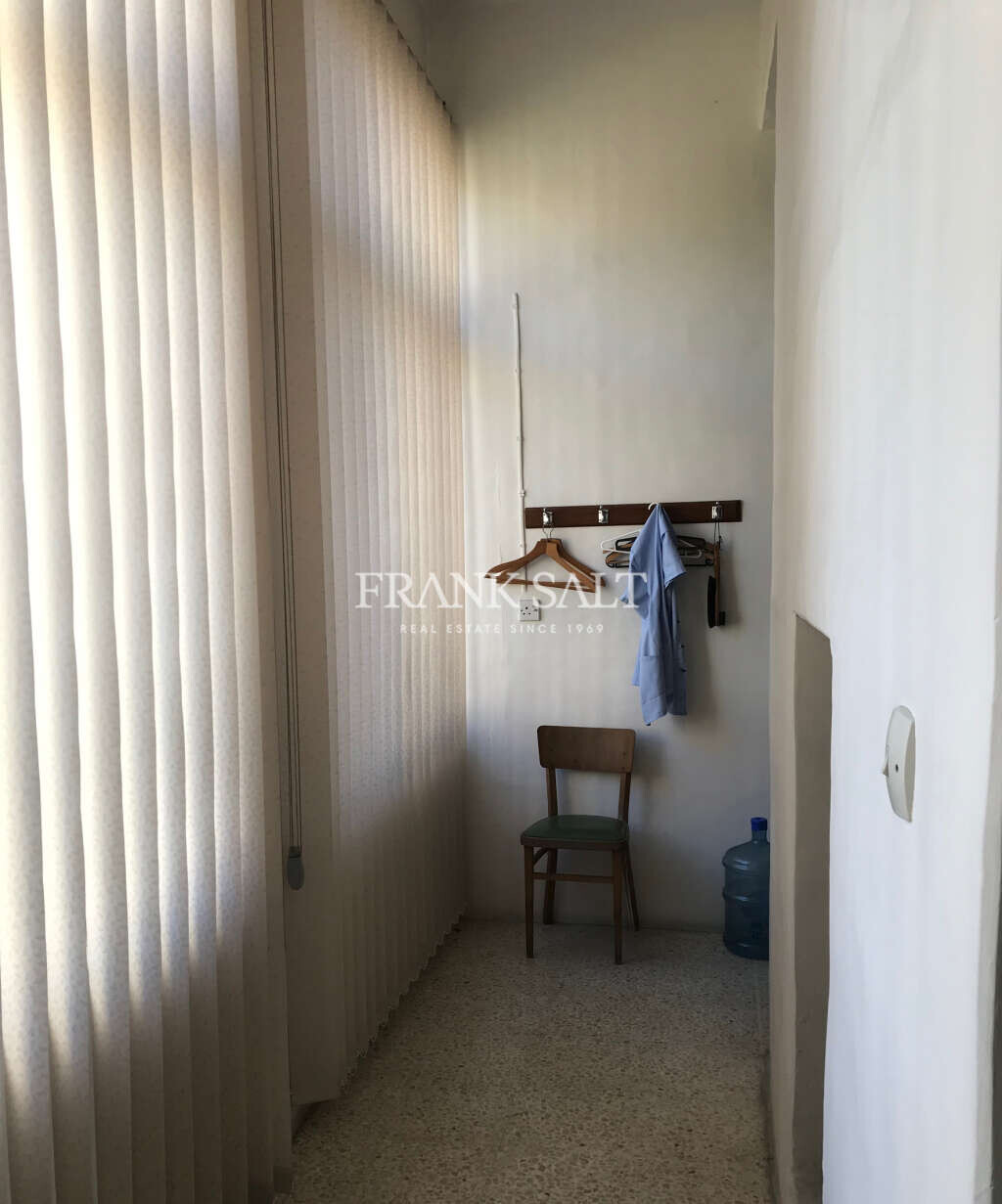 Paola, 4 Bedrooms Bedrooms, ,2 BathroomsBathrooms,For Sale,FRSA-038400