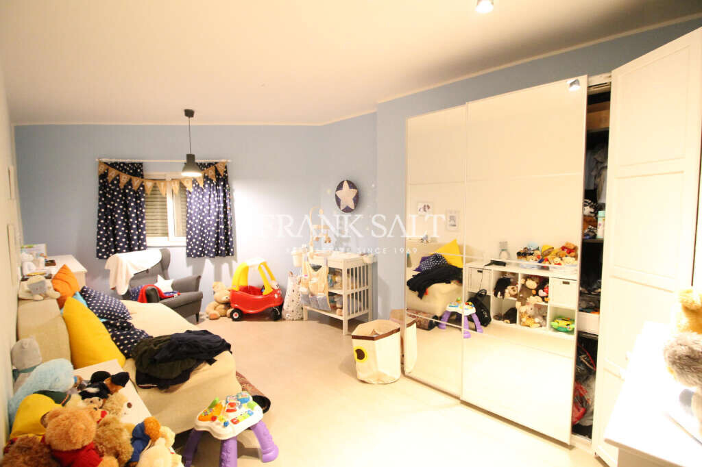 St Julians, 3 Bedrooms Bedrooms, ,1 BathroomBathrooms,For Sale,FRSA-453636