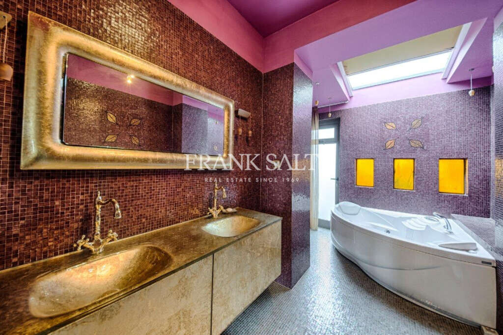 Portomaso, 3 Bedrooms Bedrooms, ,For Sale,FRSA-038178