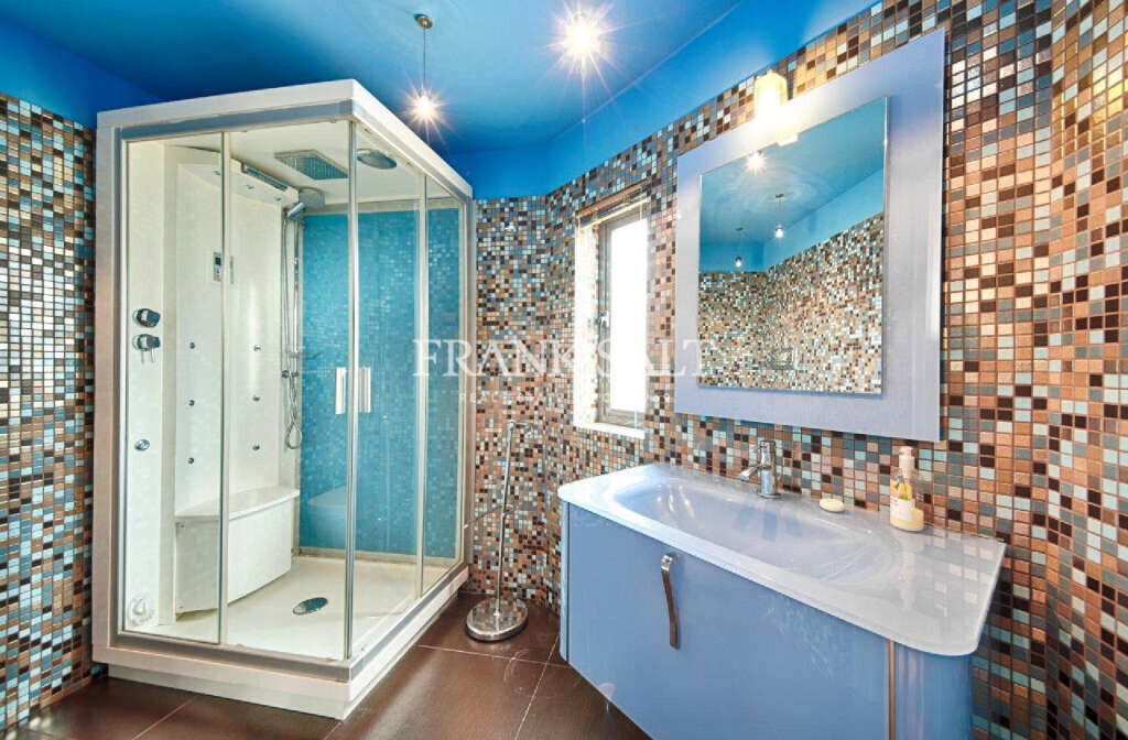 Portomaso, 3 Bedrooms Bedrooms, ,For Sale,FRSA-038178