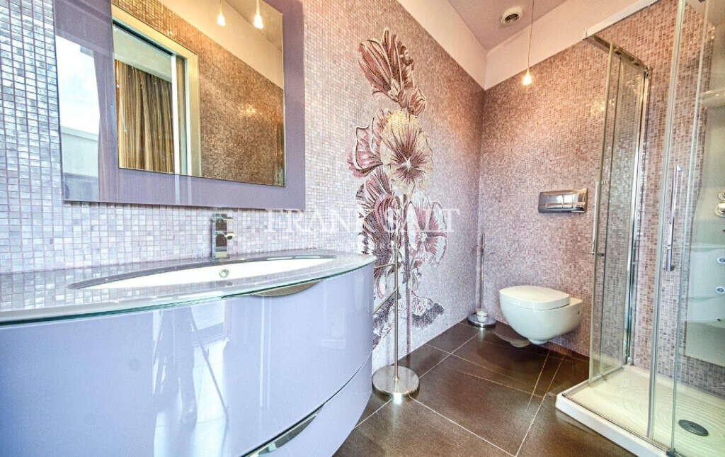 Portomaso, 3 Bedrooms Bedrooms, ,For Sale,FRSA-038178