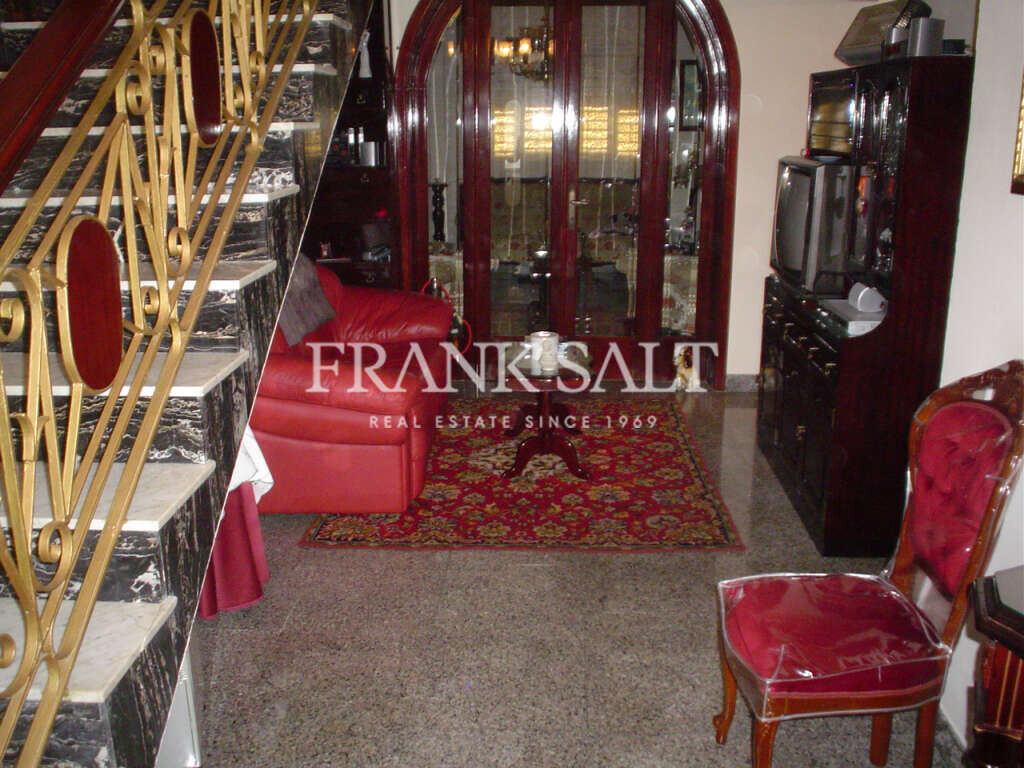 Hamrun, 3 Bedrooms Bedrooms, ,2 BathroomsBathrooms,For Sale,FRSA-703284