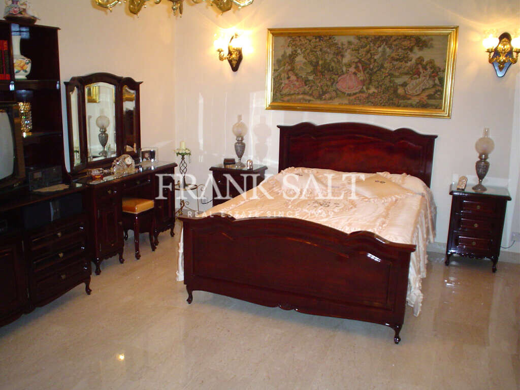 Hamrun, 3 Bedrooms Bedrooms, ,2 BathroomsBathrooms,For Sale,FRSA-703284