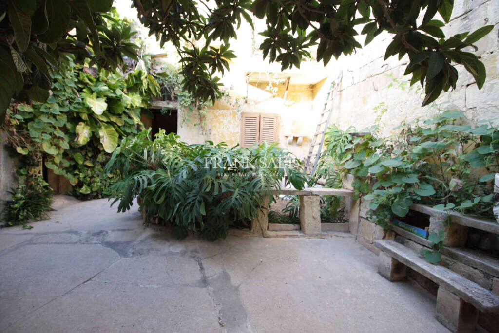 Qrendi, 2 Bedrooms Bedrooms, ,1 BathroomBathrooms,For Sale,FRSA-420311