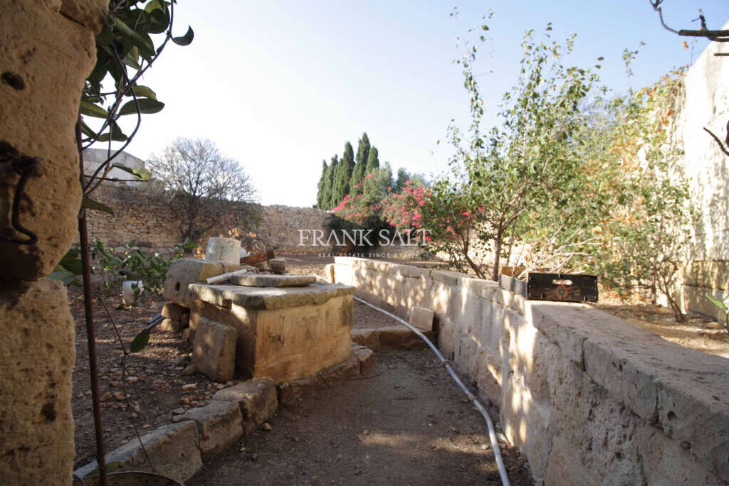 Qrendi, 2 Bedrooms Bedrooms, ,1 BathroomBathrooms,For Sale,FRSA-420311