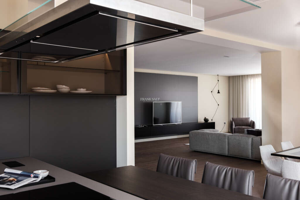 Portomaso, 3 Bedrooms Bedrooms, ,2 BathroomsBathrooms,For Sale,FRSA-350862