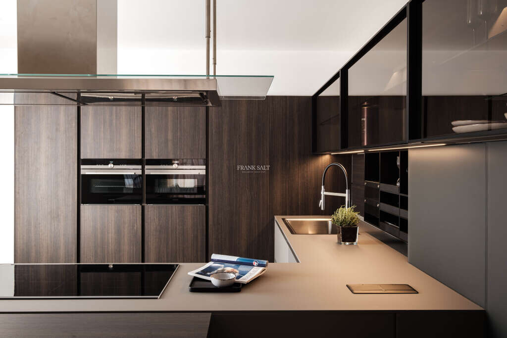 Portomaso, 3 Bedrooms Bedrooms, ,2 BathroomsBathrooms,For Sale,FRSA-350862