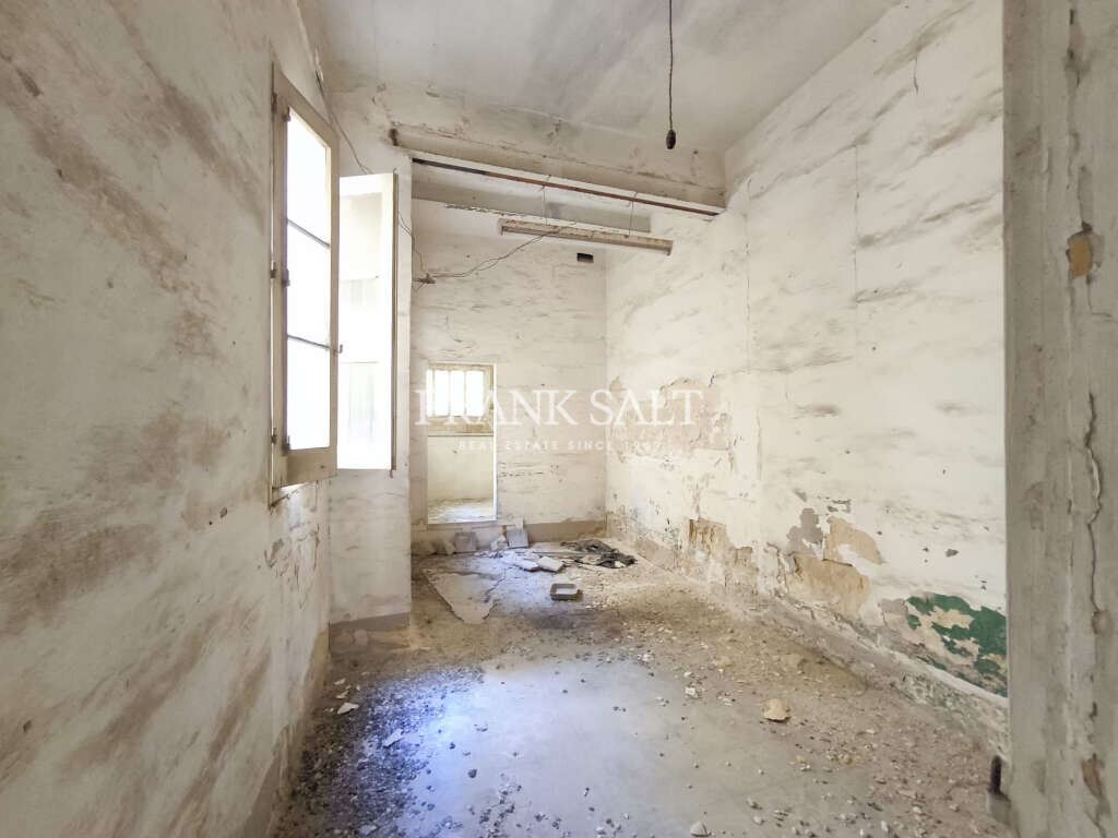 Paola, 4 Bedrooms Bedrooms, ,2 BathroomsBathrooms,For Sale,FRSA-420085