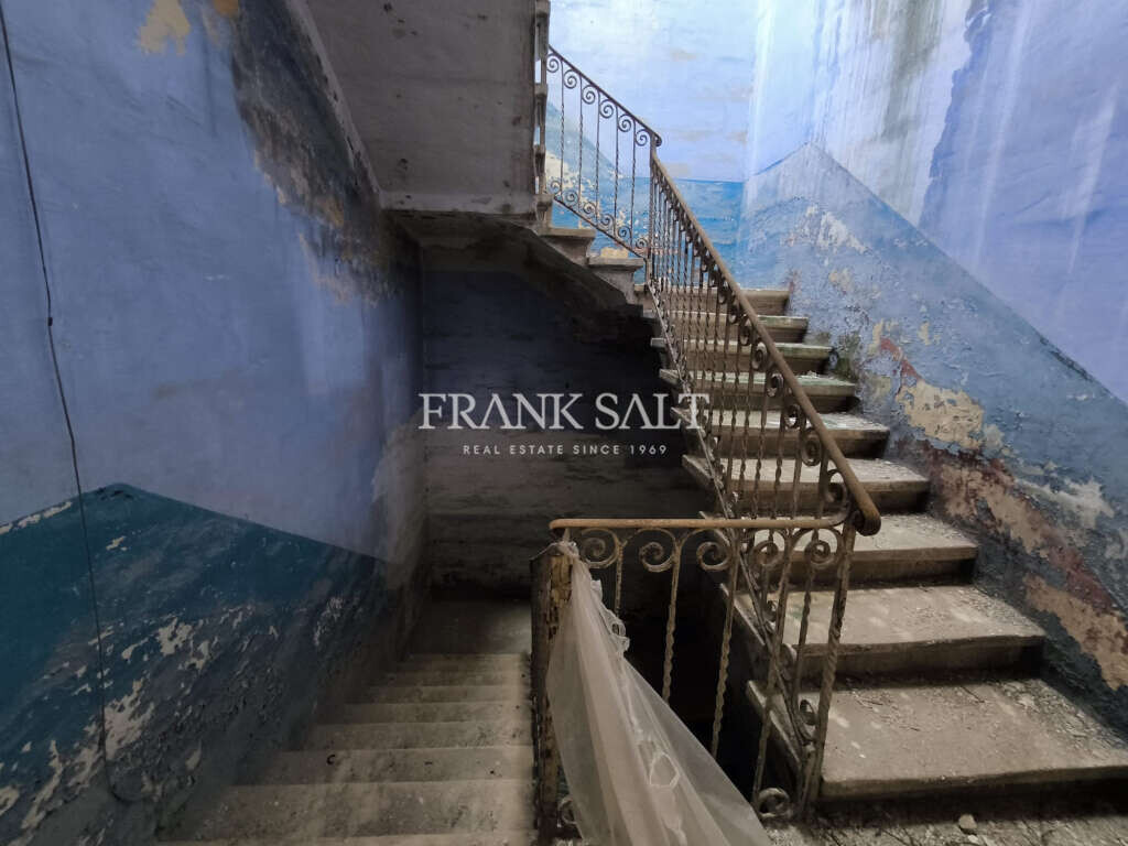 Paola, 4 Bedrooms Bedrooms, ,2 BathroomsBathrooms,For Sale,FRSA-420085