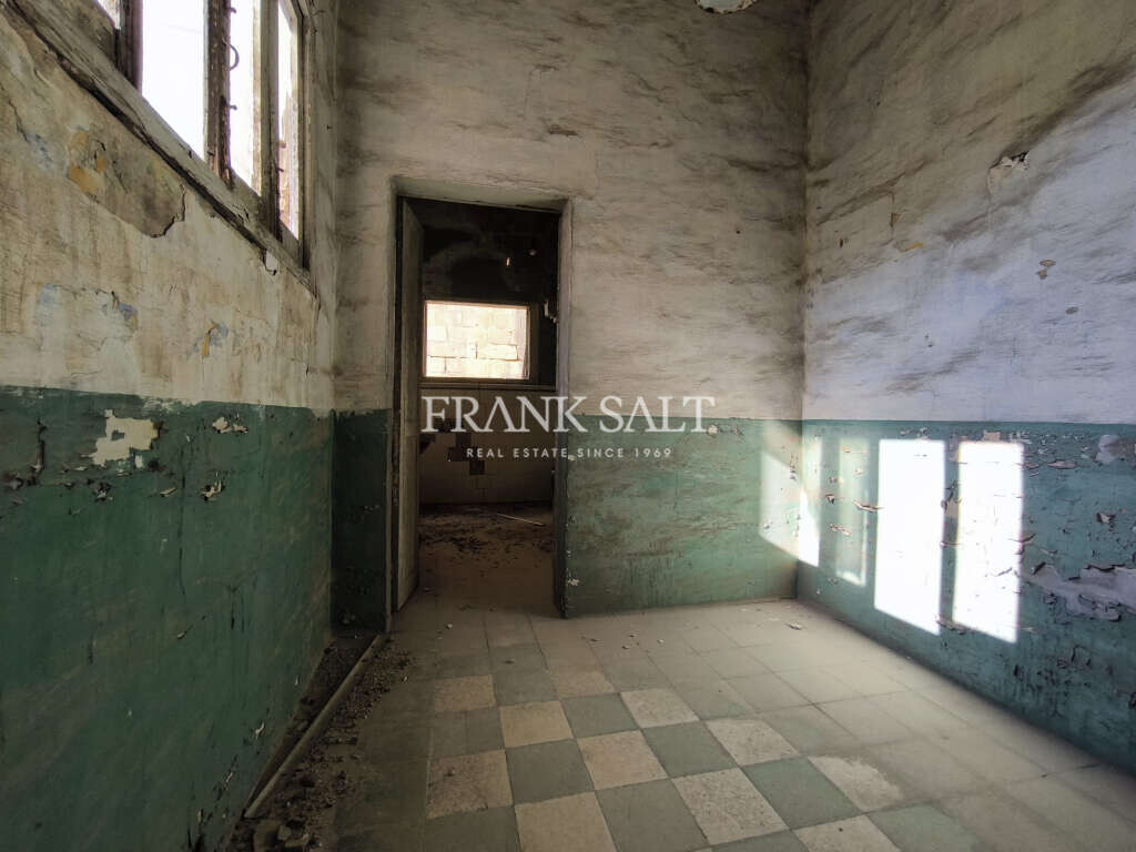 Paola, 4 Bedrooms Bedrooms, ,2 BathroomsBathrooms,For Sale,FRSA-420085