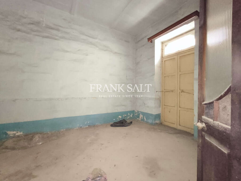 Paola, 4 Bedrooms Bedrooms, ,2 BathroomsBathrooms,For Sale,FRSA-420085