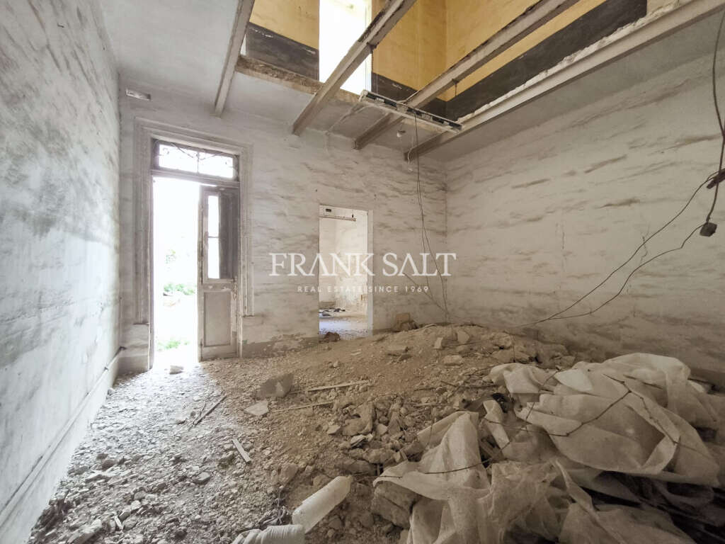 Paola, 4 Bedrooms Bedrooms, ,2 BathroomsBathrooms,For Sale,FRSA-420085