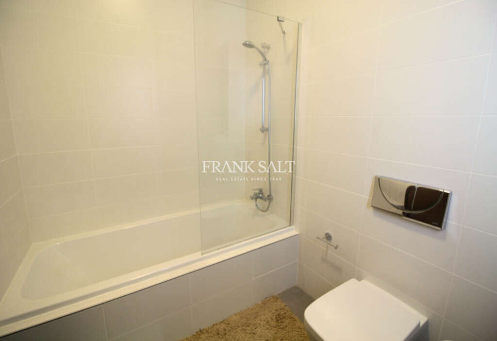 Pender Gardens, 3 Bedrooms Bedrooms, ,1 BathroomBathrooms,For Sale,FRSA-451812