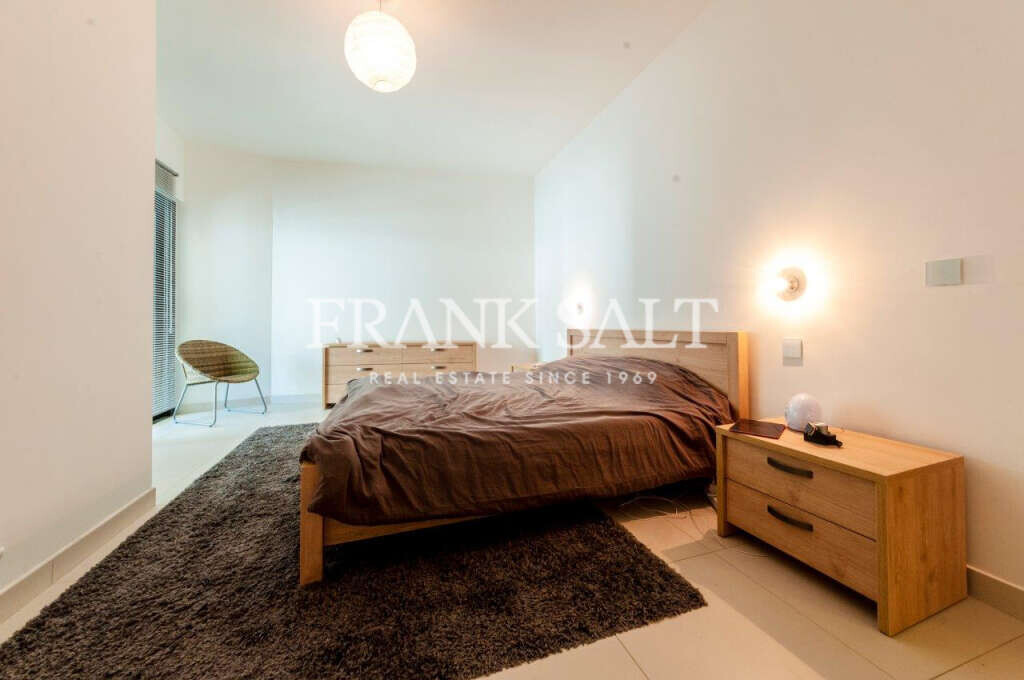 Pender Gardens, 3 Bedrooms Bedrooms, ,1 BathroomBathrooms,For Sale,FRSA-451812