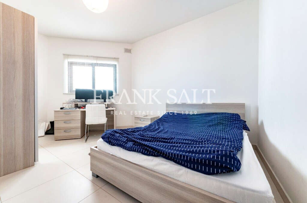 Pender Gardens, 3 Bedrooms Bedrooms, ,1 BathroomBathrooms,For Sale,FRSA-451812