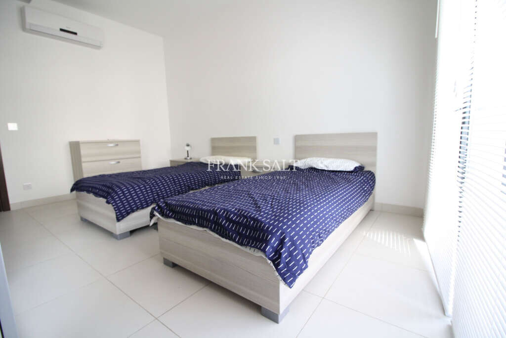 Pender Gardens, 3 Bedrooms Bedrooms, ,1 BathroomBathrooms,For Sale,FRSA-451812