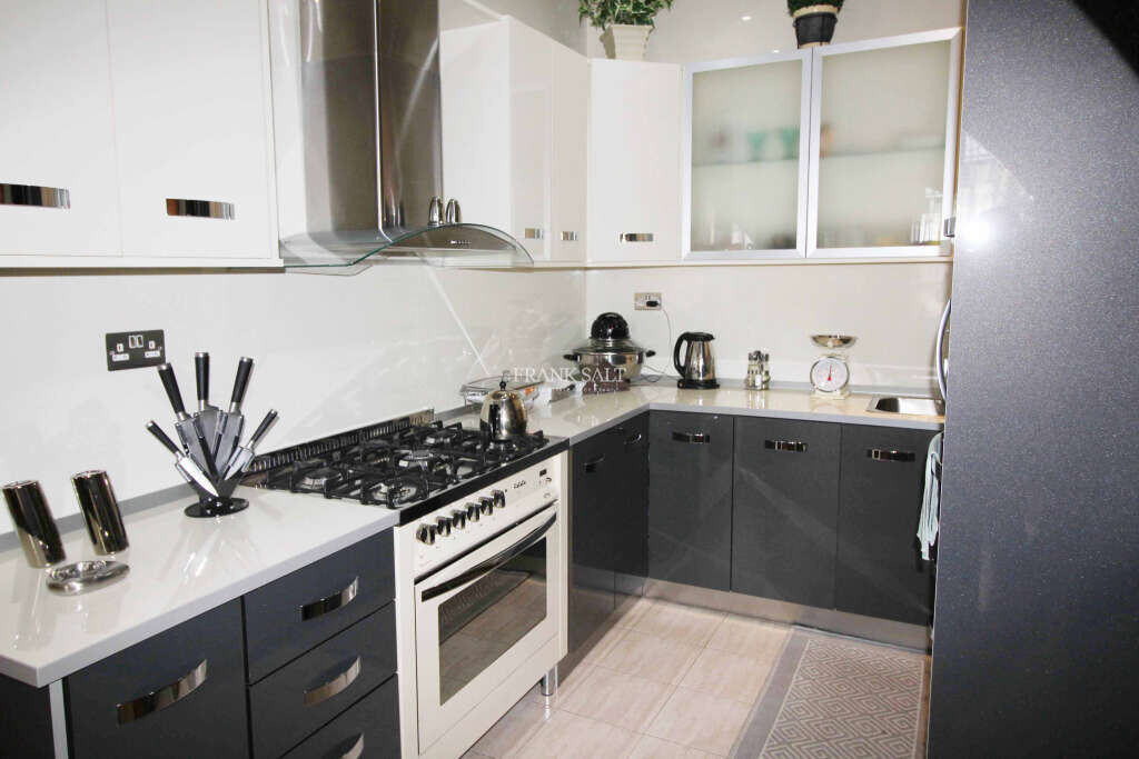 Cospicua, 3 Bedrooms Bedrooms, ,2 BathroomsBathrooms,For Sale,FRSA-419643