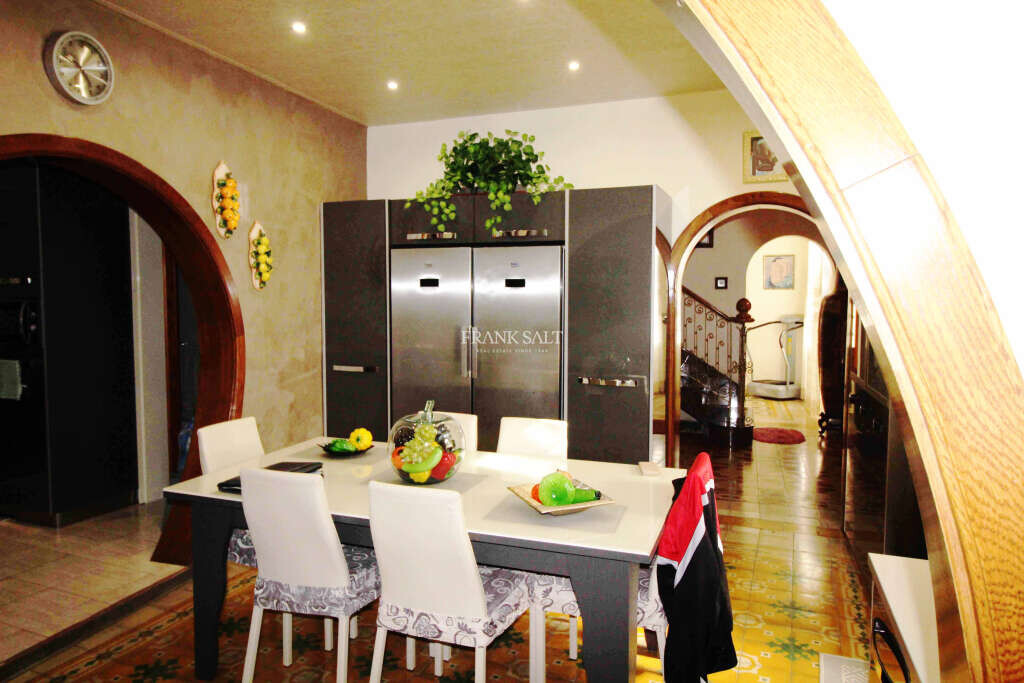 Cospicua, 3 Bedrooms Bedrooms, ,2 BathroomsBathrooms,For Sale,FRSA-419643