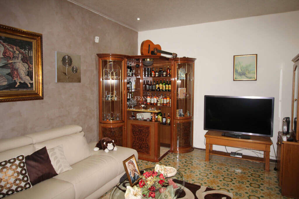 Cospicua, 3 Bedrooms Bedrooms, ,2 BathroomsBathrooms,For Sale,FRSA-419643