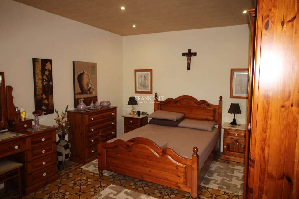 Cospicua, 3 Bedrooms Bedrooms, ,2 BathroomsBathrooms,For Sale,FRSA-419643