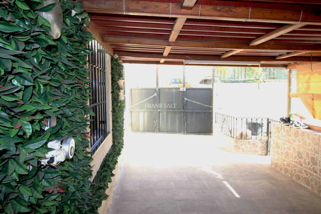 Cospicua, 3 Bedrooms Bedrooms, ,2 BathroomsBathrooms,For Sale,FRSA-419643