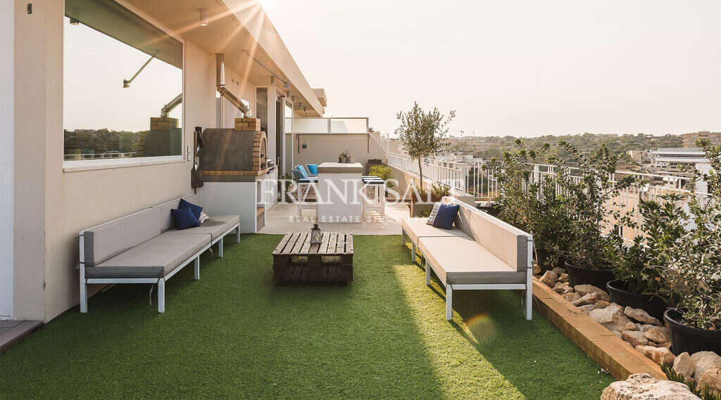 San Gwann, 3 Bedrooms Bedrooms, ,3 BathroomsBathrooms,For Sale,FRSA-815926