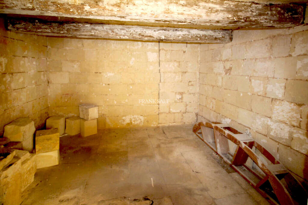 Senglea, 5 Bedrooms Bedrooms, ,2 BathroomsBathrooms,For Sale,FRSA-419531