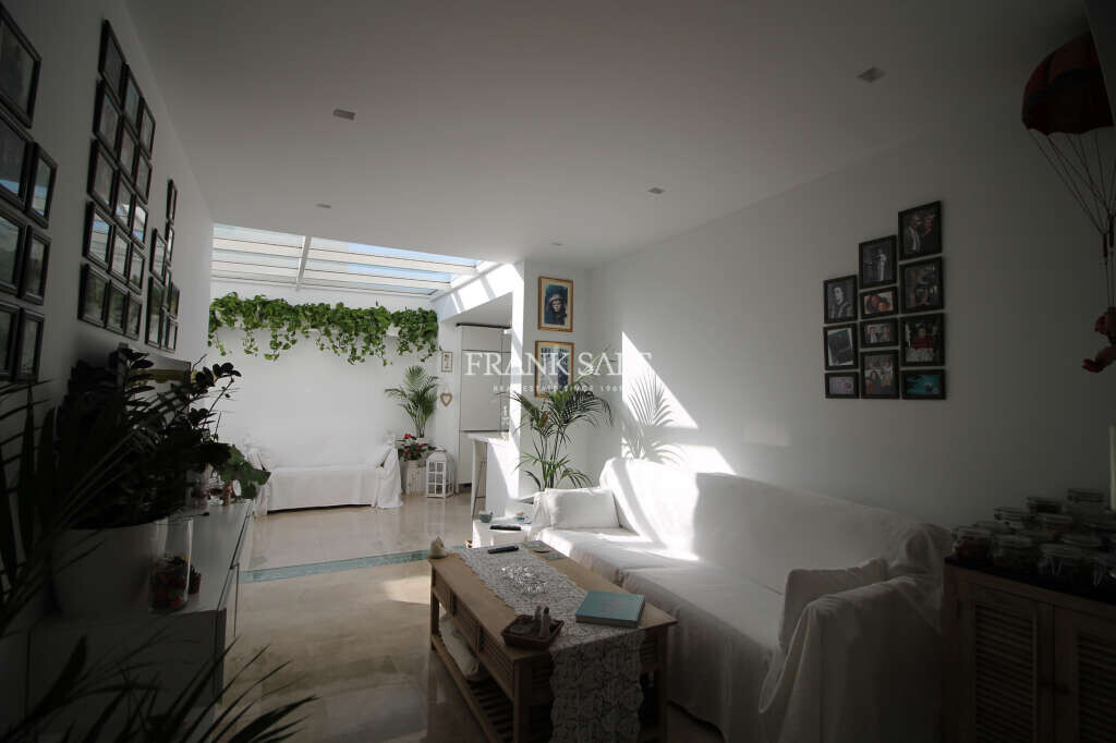 Kappara, 4 Bedrooms Bedrooms, ,1 BathroomBathrooms,For Sale,FRSA-453361