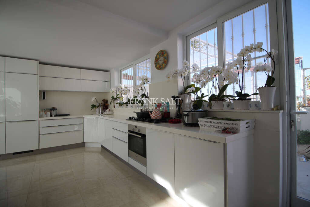 Kappara, 4 Bedrooms Bedrooms, ,1 BathroomBathrooms,For Sale,FRSA-453361