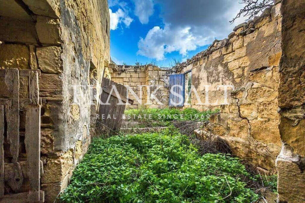 Naxxar, 4 Bedrooms Bedrooms, ,For Sale,FRSA-913718