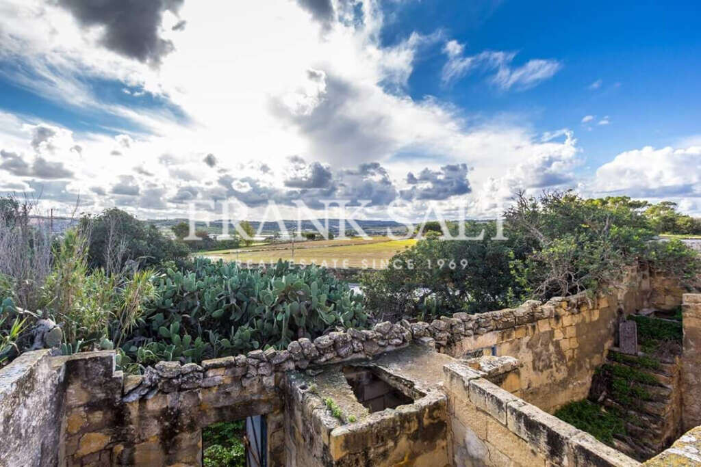 Naxxar, 4 Bedrooms Bedrooms, ,For Sale,FRSA-913718