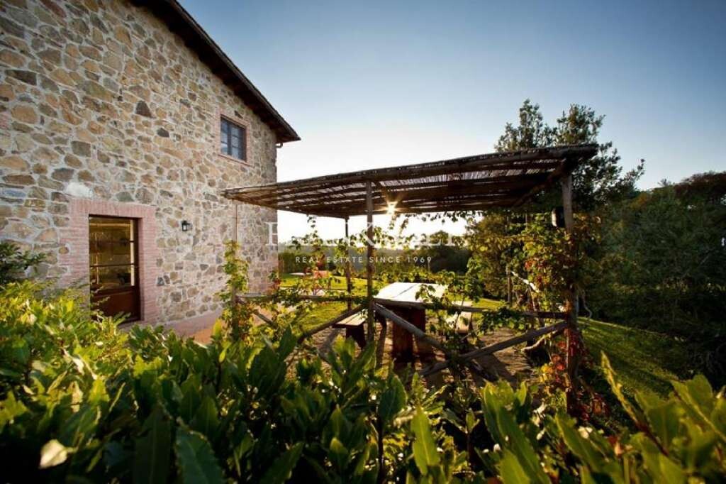 Tuscany, Borgo Case Bardi, 2 Bedrooms Bedrooms, ,2 BathroomsBathrooms,For Sale,FRSA-914247
