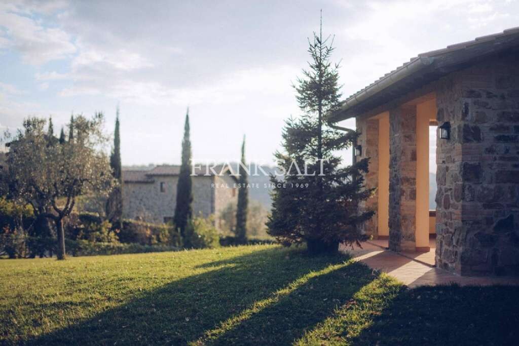 Tuscany, Borgo Case Bardi, 2 Bedrooms Bedrooms, ,2 BathroomsBathrooms,For Sale,FRSA-914247