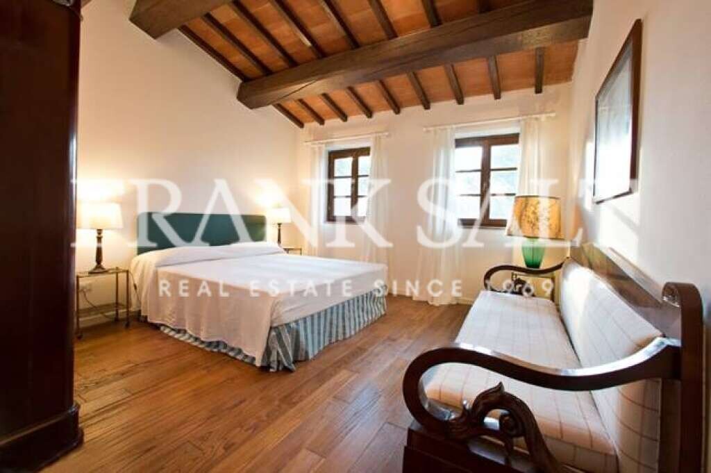 Tuscany, Borgo Case Bardi, 3 Bedrooms Bedrooms, ,2 BathroomsBathrooms,For Sale,FRSA-914232