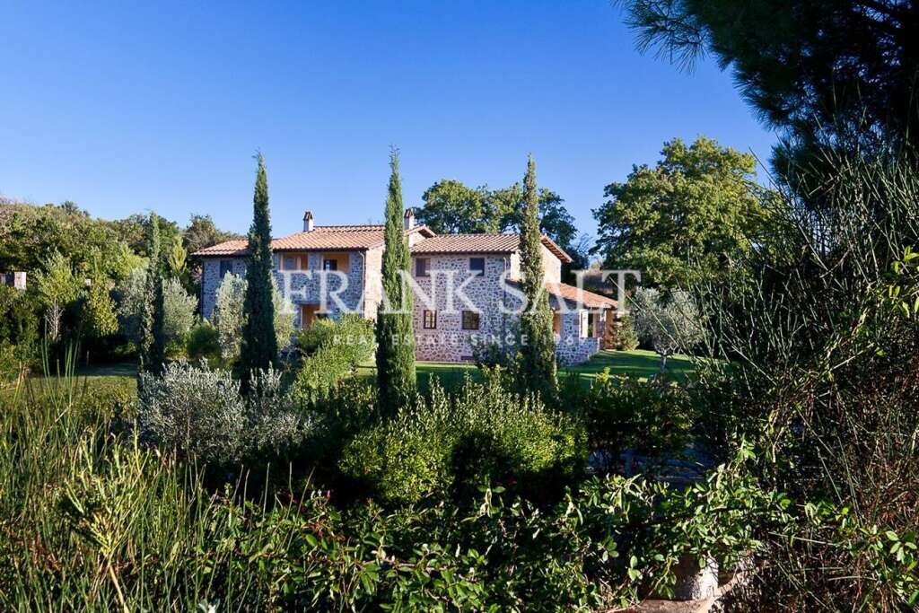 Tuscany, Borgo Case Bardi, 3 Bedrooms Bedrooms, ,2 BathroomsBathrooms,For Sale,FRSA-914232