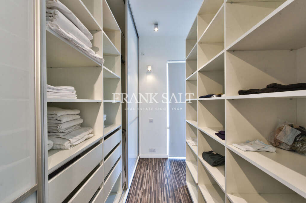 Fort Cambridge, 2 Bedrooms Bedrooms, ,1 BathroomBathrooms,For Sale,FRSA-035997