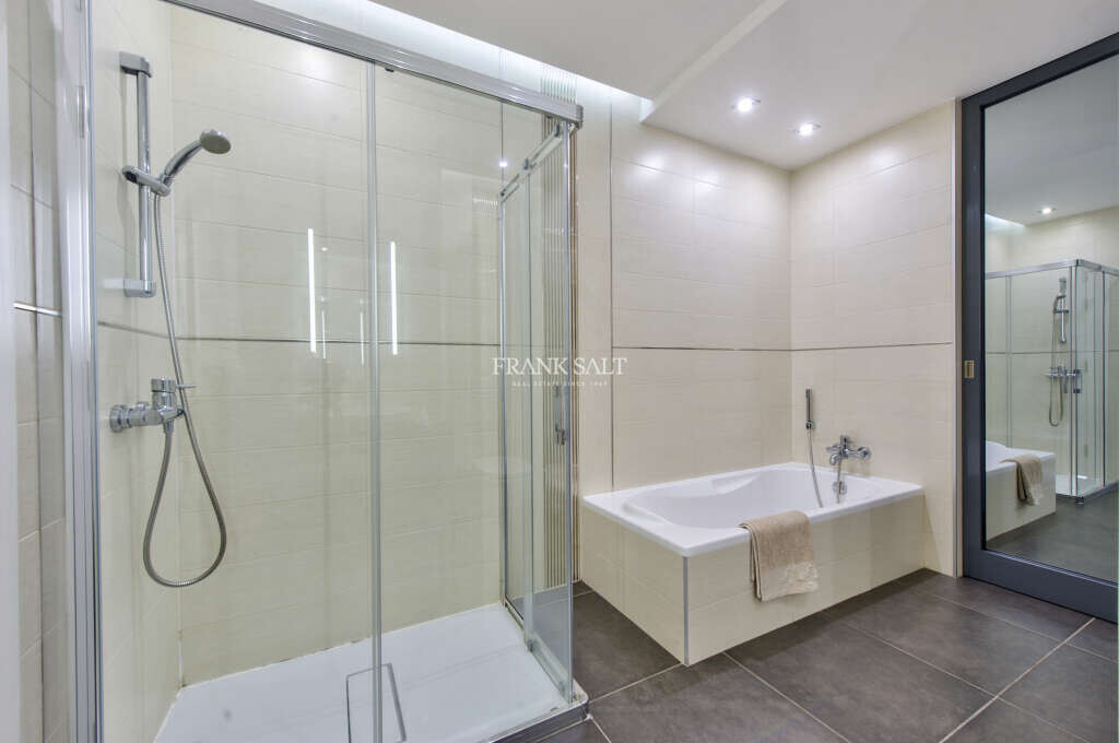 Fort Cambridge, 2 Bedrooms Bedrooms, ,1 BathroomBathrooms,For Sale,FRSA-035996